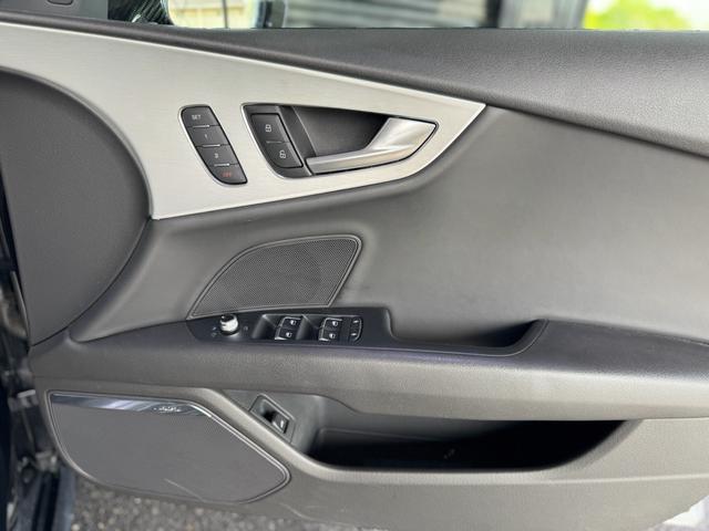 Ａ７スポーツバック ３．０ＴＦＳＩクワトロ　正規ディーラー車　右Ｈ　カーボンフロントスポイラー　ＢＣフォージド２１インチホイール　ダウンサスペンション　オレンジゴールドブレーキキャリパー　社外４本出しマフラー　カーボンリアスポイラー（48枚目）