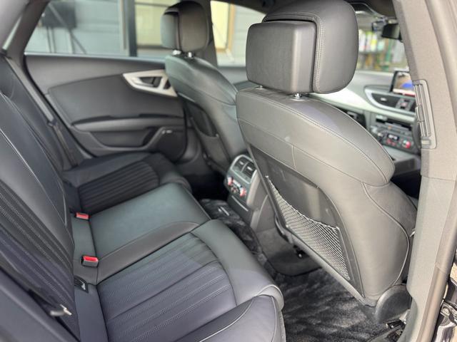 Ａ７スポーツバック ３．０ＴＦＳＩクワトロ　正規ディーラー車　右Ｈ　カーボンフロントスポイラー　ＢＣフォージド２１インチホイール　ダウンサスペンション　オレンジゴールドブレーキキャリパー　社外４本出しマフラー　カーボンリアスポイラー（54枚目）