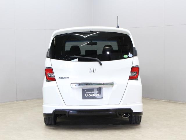 フリードスパイク Ｇプレミアムエディション　無限フルエアロ　社外アルミ　メモリーナビ　フルセグ　Ｂｌｕｅｔｏｏｔｈ　リアカメラ　ＥＴＣ　両側パワースライドドア　ディスチャージライト　フォグライト　クルーズコントロール　ステリモ　スマートキー（15枚目）