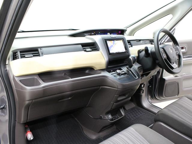 フリード Ｇ・ホンダセンシング　ワンオーナー　禁煙車　ＬＥＤライト　メモリーナビ　フルセグ　ＣＤ　ＤＶＤ　Ｂｌｕｅｔｏｏｔｈ　リアカメラ　ＥＴＣ　ドラレコ　両側パワースライドドア　オートライト　社外１５インチアルミ　スマートキー（23枚目）