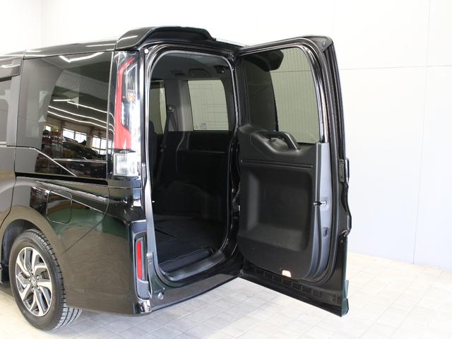 ステップワゴンスパーダ スパーダホンダセンシング　ワンオーナー　禁煙車　メモリーナビ　フルセグ　ＤＶＤ　ＣＤ　Ｂｌｕｅｔｏｏｔｈ　リアカメラ　ＥＴＣ　ステアリングリモコン　クルーズコントロール　オートライト　ＬＥＤヘッドライト　両側パワースライドドア（32枚目）