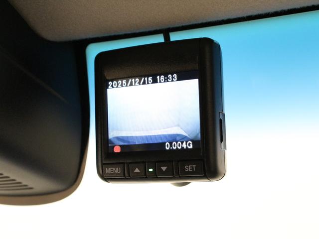 N-BOXカスタム GSSパッケージ 1オーナー 禁煙車 シートヒーター 純正メモリーナビ DVD CD フルセグ Bluetooth ステアリングリモコン ドライブレコーダー リアカメラ ETC 両側パワースライドドア 純正アルミ(47枚目)