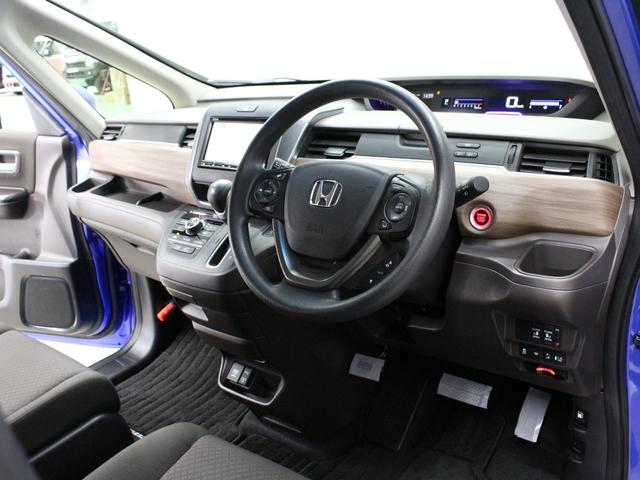 フリード G ワンオーナー 禁煙車 純正メモリーナビ フルセグ CD DVD 音楽録音 Bluetooth リアカメラ ETC ステアリングリモコン クルーズコントロール 両側パワースライドドア シートヒーター(23枚目)