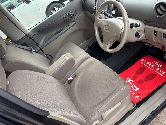 タント Ｘリミテッド　電動スライドドア　タイヤ４本新品　ナビ　ＴＶ　スマートキー　ベンチシート　ＣＶＴ　盗難防止システム　ＡＢＳ　ＣＤ　アルミホイール　衝突安全ボディ　エアコン　パワーステアリング　パワーウィンドウ（4枚目）