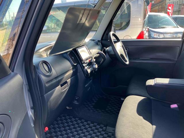 タント カスタムＸスペシャル　ＥＴＣ　電動スライドドア　ＴＶ　ＨＩＤ　スマートキー　アイドリングストップ　電動格納ミラー　ベンチシート　ＣＶＴ　盗難防止システム　ＡＢＳ　ＣＤ　ＵＳＢ　アルミホイール　衝突安全ボディ　エアコン（23枚目）