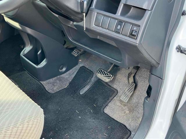 ワゴンＲ ＦＸ　アイドリングストップ　電動格納ミラー　ベンチシート　ＣＶＴ　盗難防止システム　ＡＢＳ　ＣＤ　ミュージックプレイヤー接続可　衝突安全ボディ　エアコン　パワーステアリング　パワーウィンドウ（10枚目）