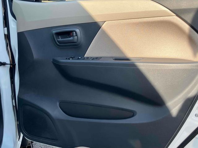 ワゴンＲ ＦＸ　アイドリングストップ　電動格納ミラー　ベンチシート　ＣＶＴ　盗難防止システム　ＡＢＳ　ＣＤ　ミュージックプレイヤー接続可　衝突安全ボディ　エアコン　パワーステアリング　パワーウィンドウ（11枚目）
