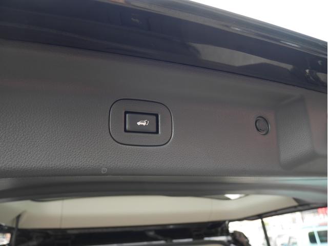 エルグランド 350ハイウェイスタープレミアム 4WD/ワンオーナー/全方位カメラ/フリップダウンモニター/BOSEサウンド/パワーバックドア/両側パワースライドドア/シートヒーター(6枚目)