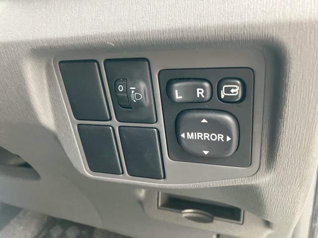 プリウス S エアコン パワーステアリング パワーウィンドウ 運転席エアバック 助手席エアバック 盗難防止システム 衝突安全ボディ スマートキー(30枚目)