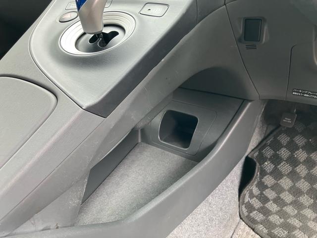 プリウス S エアコン パワーステアリング パワーウィンドウ 運転席エアバック 助手席エアバック 盗難防止システム 衝突安全ボディ スマートキー(39枚目)