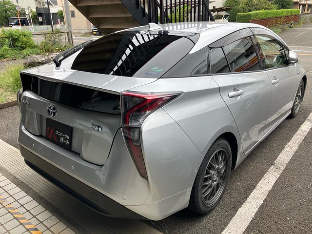 プリウス Sセーフティプラス エアコン パワーステアリング パワーウィンドウ 運転席エアバッグ 助手席エアバッグ 盗難防止システム 衝突安全ボディ スマートキー(18枚目)
