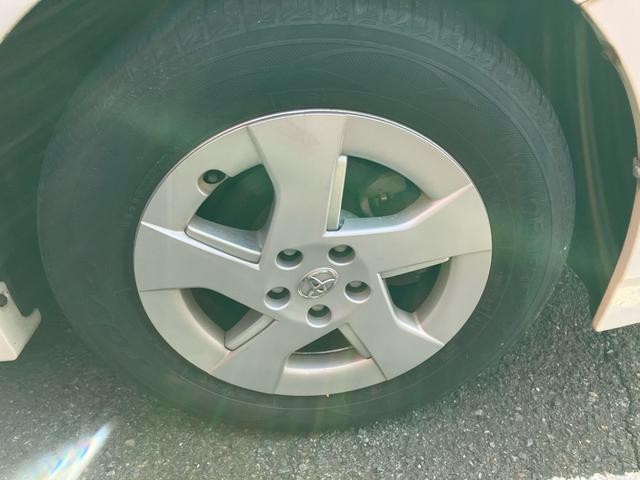 プリウス Ｓ　エアコン　パワーステアリング　パワーウィンドウ　運転席エアバッグ　助手席エアバッグ　盗難防止システム　衝突安全ボディ　スマートキー（10枚目）