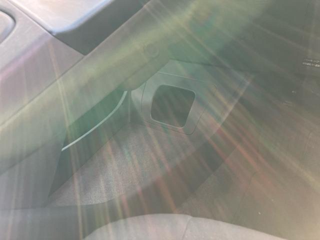 プリウス Ｓ　エアコン　パワーステアリング　パワーウィンドウ　運転席エアバッグ　助手席エアバッグ　盗難防止システム　衝突安全ボディ　スマートキー（30枚目）