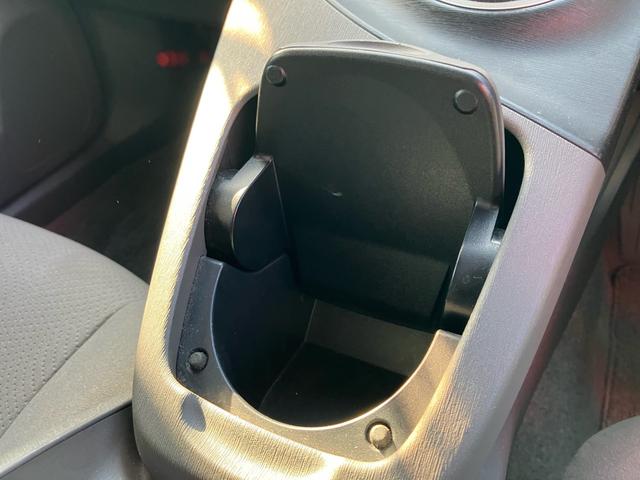 プリウス Ｓ　エアコン　パワーステアリング　パワーウィンドウ　運転席エアバッグ　助手席エアバッグ　盗難防止システム　衝突安全ボディ　スマートキー（31枚目）