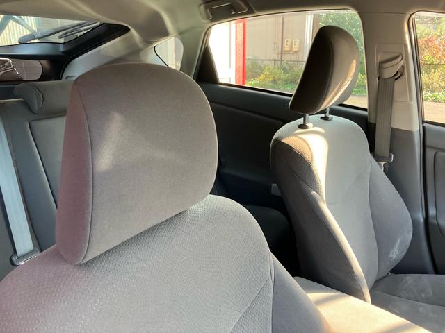 プリウス Ｓ　エアコン　パワーステアリング　パワーウィンドウ　運転席エアバッグ　助手席エアバッグ　盗難防止システム　衝突安全ボディ　スマートキー（42枚目）