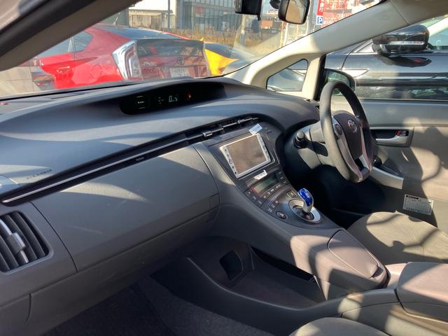 プリウス Ｓ　エアコン　パワーステアリング　パワーウィンドウ　運転席エアバッグ　助手席エアバッグ　盗難防止システム　衝突安全ボディ　スマートキー（44枚目）