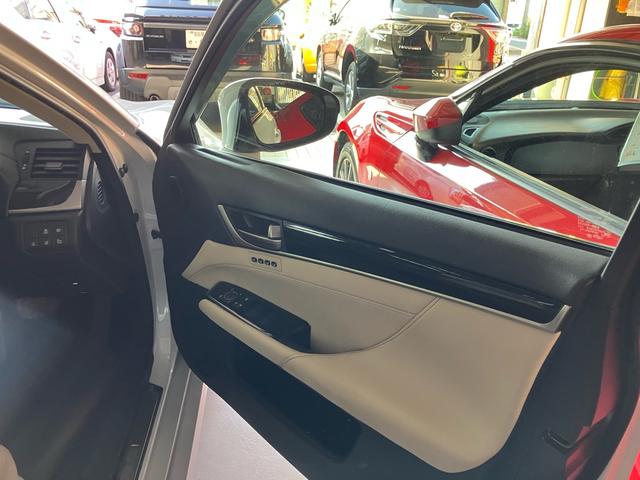 ＧＳ ＧＳ３００ｈ　エアコン　パワーステアリング　パワーウィンドウ　運転席エアバッグ　助手席エアバッグ　盗難防止システム　衝突安全ボディ　スマートキー（17枚目）