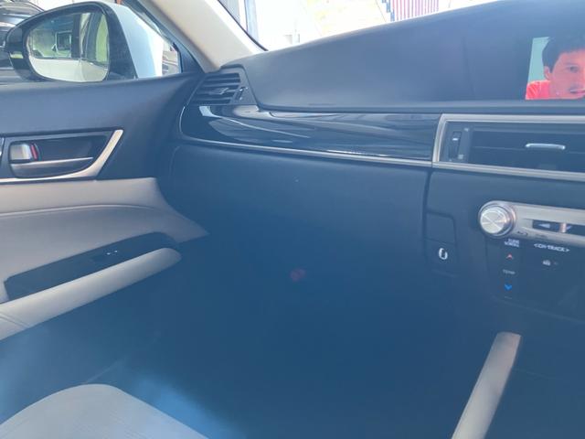 ＧＳ ＧＳ３００ｈ　エアコン　パワーステアリング　パワーウィンドウ　運転席エアバッグ　助手席エアバッグ　盗難防止システム　衝突安全ボディ　スマートキー（34枚目）