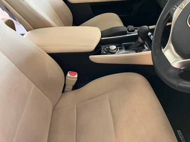 ＧＳ ＧＳ３００ｈ　エアコン　パワーステアリング　パワーウィンドウ　運転席エアバッグ　助手席エアバッグ　盗難防止システム　衝突安全ボディ　スマートキー（37枚目）