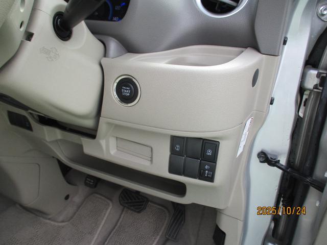 スペーシア Ｘ　カーナビ・プッシュスタート・フロアマット・ドアバイザー・オートエアコン・片側パワースライドドア・新品タイヤ付き（14枚目）