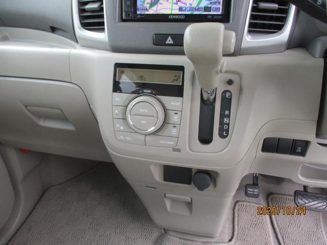 スペーシア Ｘ　カーナビ・プッシュスタート・フロアマット・ドアバイザー・オートエアコン・片側パワースライドドア・新品タイヤ付き（17枚目）