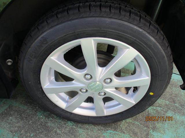 ワゴンＲスティングレー ハイブリッドＸ　ワンオーナー車・オートエアコン・プッシュスタート・フロアマット・ドアバイザー・新品タイヤ（11枚目）