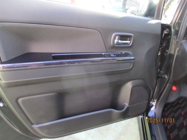 ワゴンＲスティングレー ハイブリッドＸ　ワンオーナー車・オートエアコン・プッシュスタート・フロアマット・ドアバイザー・新品タイヤ（22枚目）