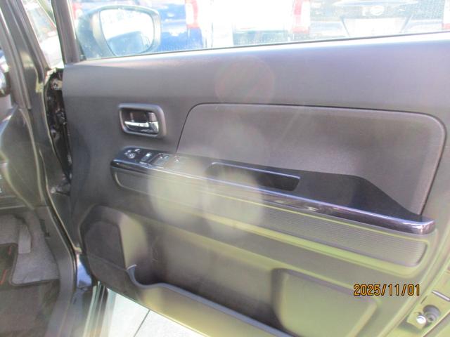 ワゴンＲスティングレー ハイブリッドＸ　ワンオーナー車・オートエアコン・プッシュスタート・フロアマット・ドアバイザー・新品タイヤ（26枚目）