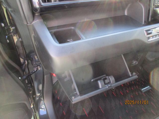 ワゴンＲスティングレー ハイブリッドＸ　ワンオーナー車・オートエアコン・プッシュスタート・フロアマット・ドアバイザー・新品タイヤ（29枚目）