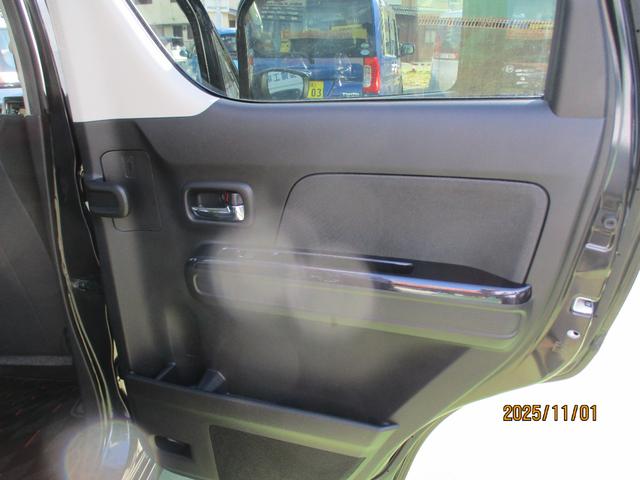 ワゴンＲスティングレー ハイブリッドＸ　ワンオーナー車・オートエアコン・プッシュスタート・フロアマット・ドアバイザー・新品タイヤ（30枚目）