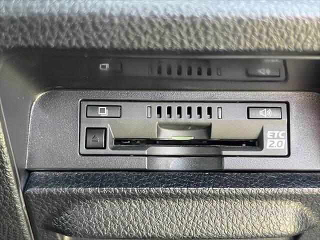 ノア ハイブリッドＳｉ　ダブルバイビーＩＩ　純正１０インチナビ　両側パワースライドドア　衝突軽減ブレーキ　モデリスタエアロ　バックカメラ　ＥＴＣ２．０　Ｂｌｕｅｔｏｏｔｈ　フルセグＴＶ　禁煙車　シートヒーター　ＬＥＤヘッドライト　スマートキー（48枚目）
