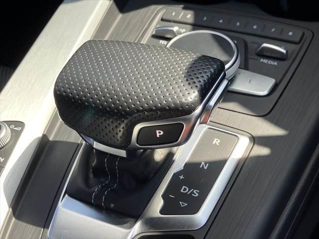 Ａ４アバント ２．０ＴＦＳＩ　禁煙車　衝突軽減ブレーキ　純正ＳＤナビ　バックカメラ　ＥＴＣ　ＬＥＤヘッドライト　フルセグテレビ　パワシート　ハーフレザーシート　シートヒーター　スマートキー　レーダークルーズコントロール（33枚目）