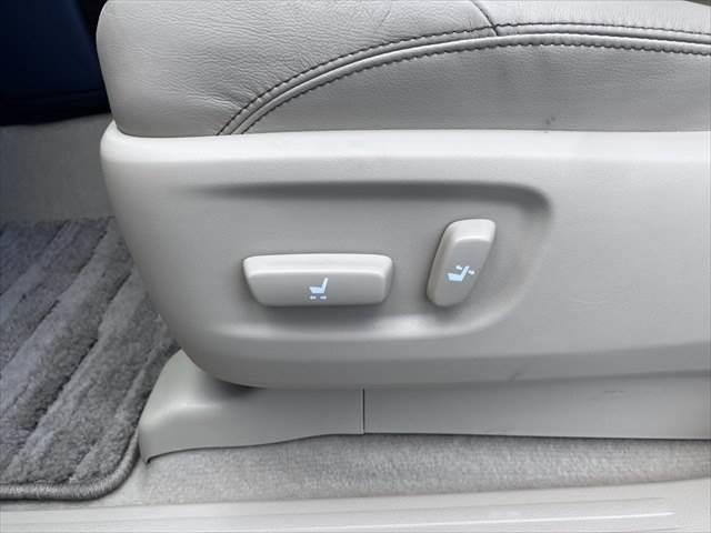 ランドクルーザープラド ＴＸ　Ｌパッケージ　サンルーフ　ベージュ本革シート　純正ＳＤナビ　バックカメラ　シートヒーター　フルセグＴＶ　禁煙車　Ｂｌｕｅｔｏｏｔｈ　ＥＴＣ　クルーズコントロール　パワーシート　盗難防止装置　スマートキー（65枚目）
