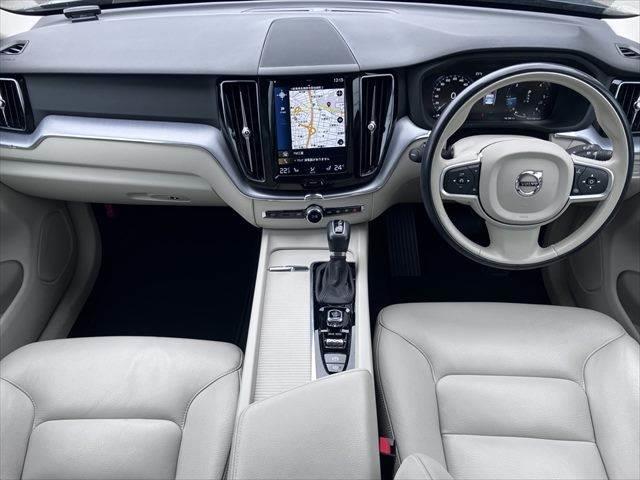 ＸＣ６０ Ｄ４　ＡＷＤ　モーメンタム　全席シートヒーター　全方位カメラ　純正メモリーナビ　ＬＥＤヘッドライト　障害物センサー　ブラインドスポットモニター　本革シート　禁煙車　アダプティブフクルーズコントロール　パーキングアシスト（3枚目）