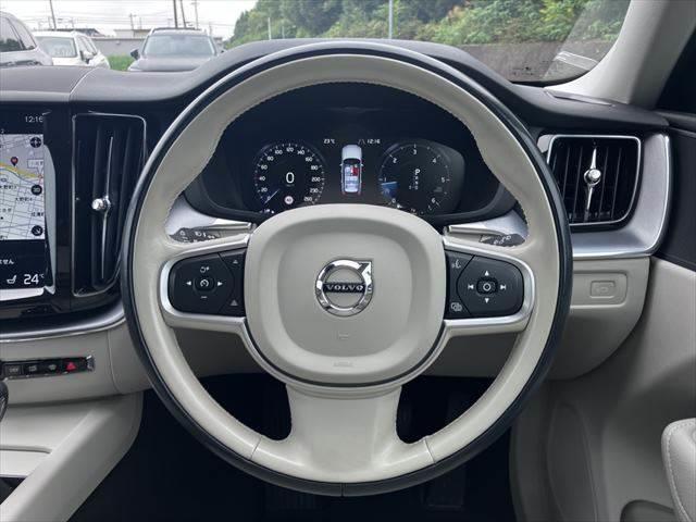 ＸＣ６０ Ｄ４　ＡＷＤ　モーメンタム　全席シートヒーター　全方位カメラ　純正メモリーナビ　ＬＥＤヘッドライト　障害物センサー　ブラインドスポットモニター　本革シート　禁煙車　アダプティブフクルーズコントロール　パーキングアシスト（10枚目）