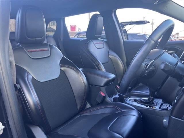 CHRYSLER JEEP JEEP CHEROKEE TRAILHAWK