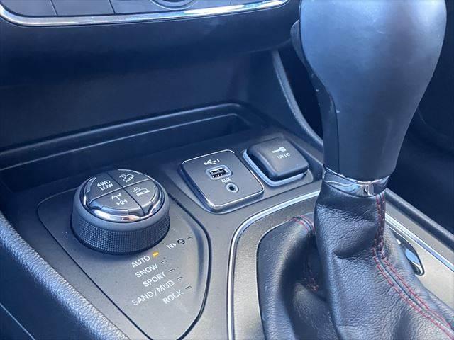 CHRYSLER JEEP JEEP CHEROKEE TRAILHAWK