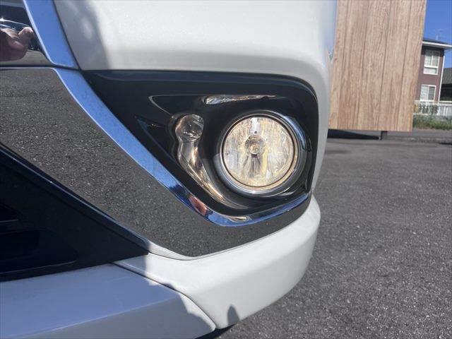 アウトランダーPHEV Gプレミアムパッケージ 4WD 黒本革シート ロックフォードサウンド 純正SDナビ レーダークルーズコントロール 全周囲カメラ シートヒーター 禁煙車 ステアリングヒーター 衝突軽減ブレーキ フルセグTV(12枚目)