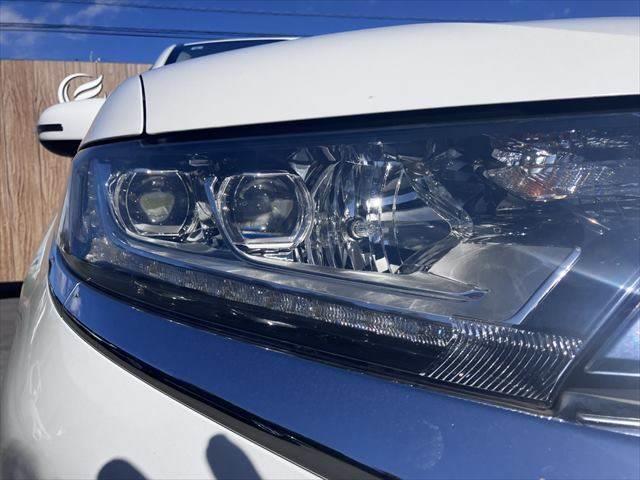 アウトランダーPHEV Gプレミアムパッケージ 4WD 黒本革シート ロックフォードサウンド 純正SDナビ レーダークルーズコントロール 全周囲カメラ シートヒーター 禁煙車 ステアリングヒーター 衝突軽減ブレーキ フルセグTV(24枚目)