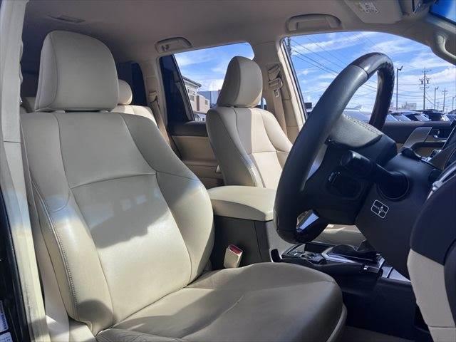 ランドクルーザープラド ＴＸ　Ｌパッケージ　本革ベージュシート　純正ＳＤナビ　クルーズコントロール　バックカメラ　４ＷＤ　禁煙車　フルセグＴＶ　Ｂｌｕｅｔｏｏｔｈ　ＬＥＤヘッドライト　シートヒーター　パワーシート　ミュージックサーバー（7枚目）