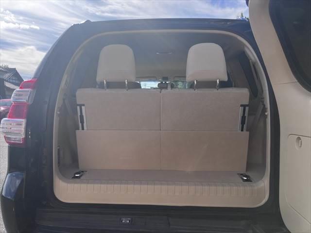 ランドクルーザープラド ＴＸ　Ｌパッケージ　本革ベージュシート　純正ＳＤナビ　クルーズコントロール　バックカメラ　４ＷＤ　禁煙車　フルセグＴＶ　Ｂｌｕｅｔｏｏｔｈ　ＬＥＤヘッドライト　シートヒーター　パワーシート　ミュージックサーバー（10枚目）