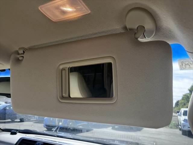 ランドクルーザープラド ＴＸ　Ｌパッケージ　本革ベージュシート　純正ＳＤナビ　クルーズコントロール　バックカメラ　４ＷＤ　禁煙車　フルセグＴＶ　Ｂｌｕｅｔｏｏｔｈ　ＬＥＤヘッドライト　シートヒーター　パワーシート　ミュージックサーバー（52枚目）