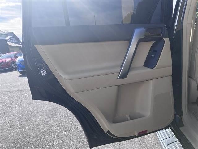 ランドクルーザープラド ＴＸ　Ｌパッケージ　本革ベージュシート　純正ＳＤナビ　クルーズコントロール　バックカメラ　４ＷＤ　禁煙車　フルセグＴＶ　Ｂｌｕｅｔｏｏｔｈ　ＬＥＤヘッドライト　シートヒーター　パワーシート　ミュージックサーバー（67枚目）