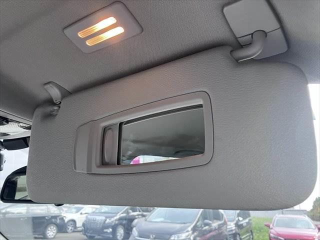 ☆サンバイザー　バニティミラー