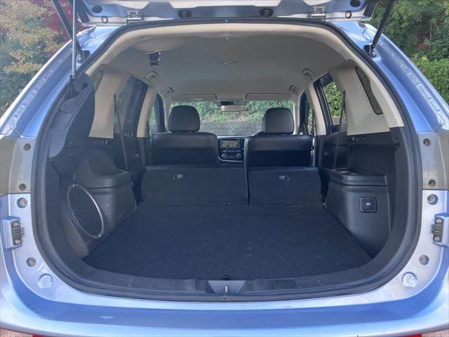 アウトランダーPHEV Gプレミアムパッケージ 黒本革シート 純正ナビ レーダークルーズコントロール バックカメラ AC100V電源 シートヒーター パワーシート 電動リアゲート Bluetooth ETC HIDヘッドライト(32枚目)