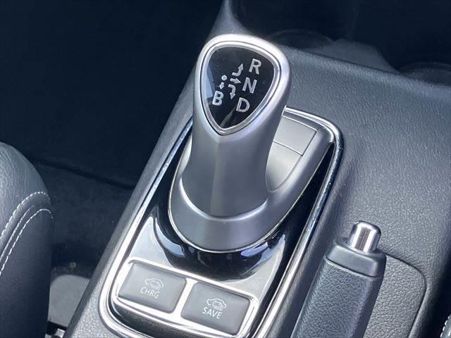 アウトランダーPHEV Gプレミアムパッケージ 黒本革シート 純正ナビ レーダークルーズコントロール バックカメラ AC100V電源 シートヒーター パワーシート 電動リアゲート Bluetooth ETC HIDヘッドライト(33枚目)