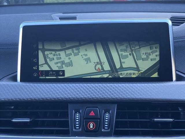 Ｘ２ ｘＤｒｉｖｅ　２０ｉ　ＭスポーツＸ　純正ＨＤＤナビ　アダプティブクルーズコントロール　バックカメラ　禁煙車　シートヒーター　電動リアゲート　ＬＥＤヘッドライト　スマートキー　コーナーセンサー　オートマチックハイビーム　盗難防止装置（4枚目）