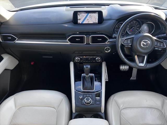ＣＸ－５ ＸＤ　Ｌパッケージ　本革シート　純正ＳＤナビ　レーダークルーズコントロール　バックカメラ　シートヒーター　禁煙車　電動リアゲート　ＬＥＤヘッドライト　フルセグＴＶ　パワーシート　衝突軽減ブレーキ　クリアランスソナー（3枚目）