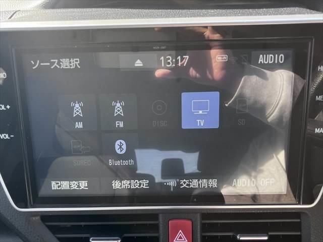 ノア Ｘ　純正ＳＤナビ　フルセグＴＶ　フリップダウンモニター　両側パワースライドドア　禁煙車　バックカメラ　スマートキー　電動格納ミラー　アイドリングストップ　ＥＴＣ　オートエアコン（7枚目）