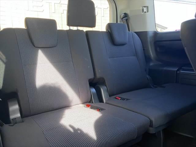 ノア Ｘ　純正ＳＤナビ　フルセグＴＶ　フリップダウンモニター　両側パワースライドドア　禁煙車　バックカメラ　スマートキー　電動格納ミラー　アイドリングストップ　ＥＴＣ　オートエアコン（10枚目）